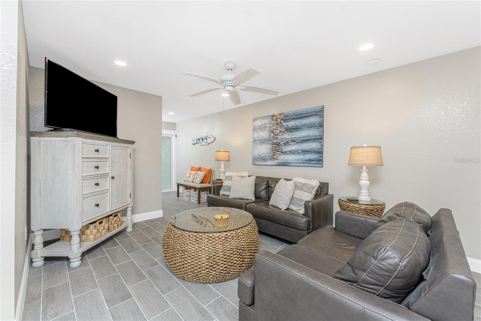 Image 12 of 52 For 5041 Beach Road 3a And 3b