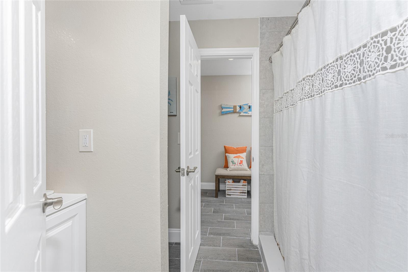 Image 19 of 52 For 5041 Beach Road 3a And 3b