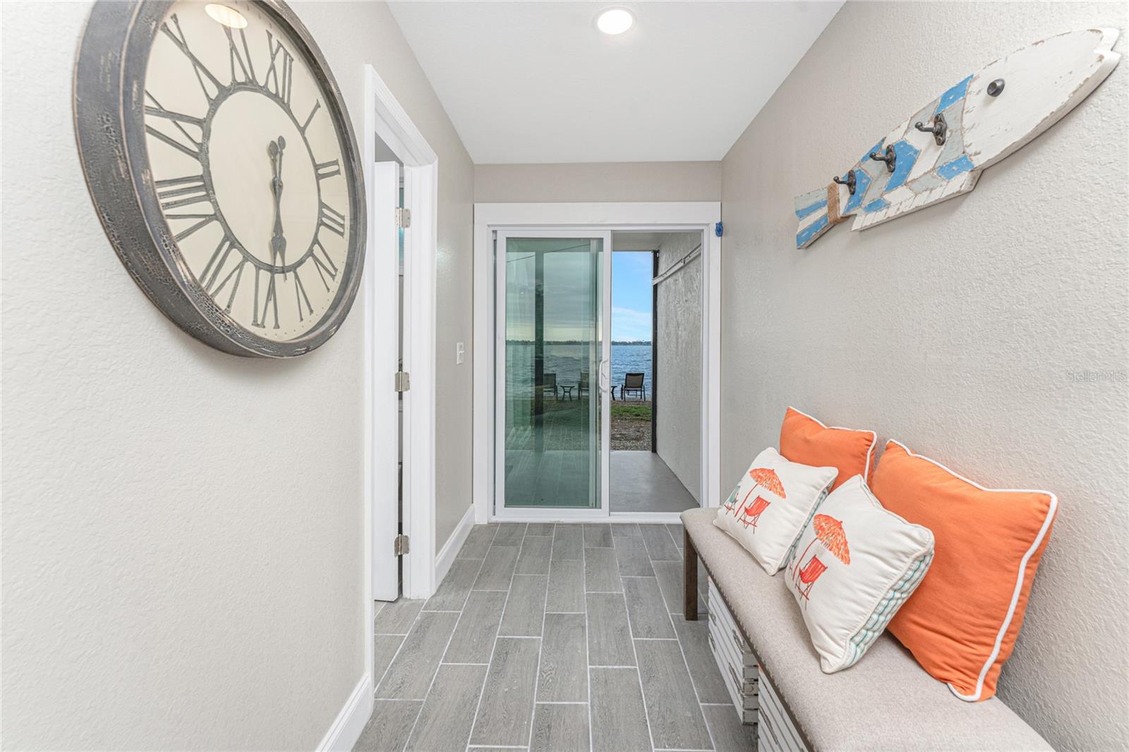 Image 22 of 52 For 5041 Beach Road 3a And 3b