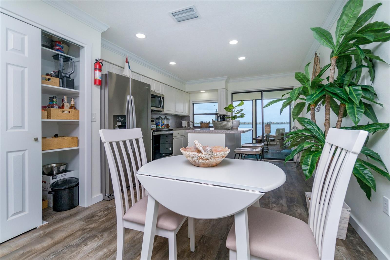 Image 33 of 52 For 5041 Beach Road 3a And 3b