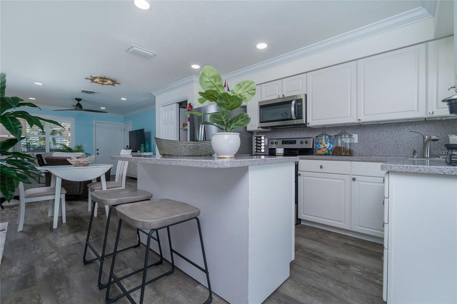 Image 34 of 52 For 5041 Beach Road 3a And 3b