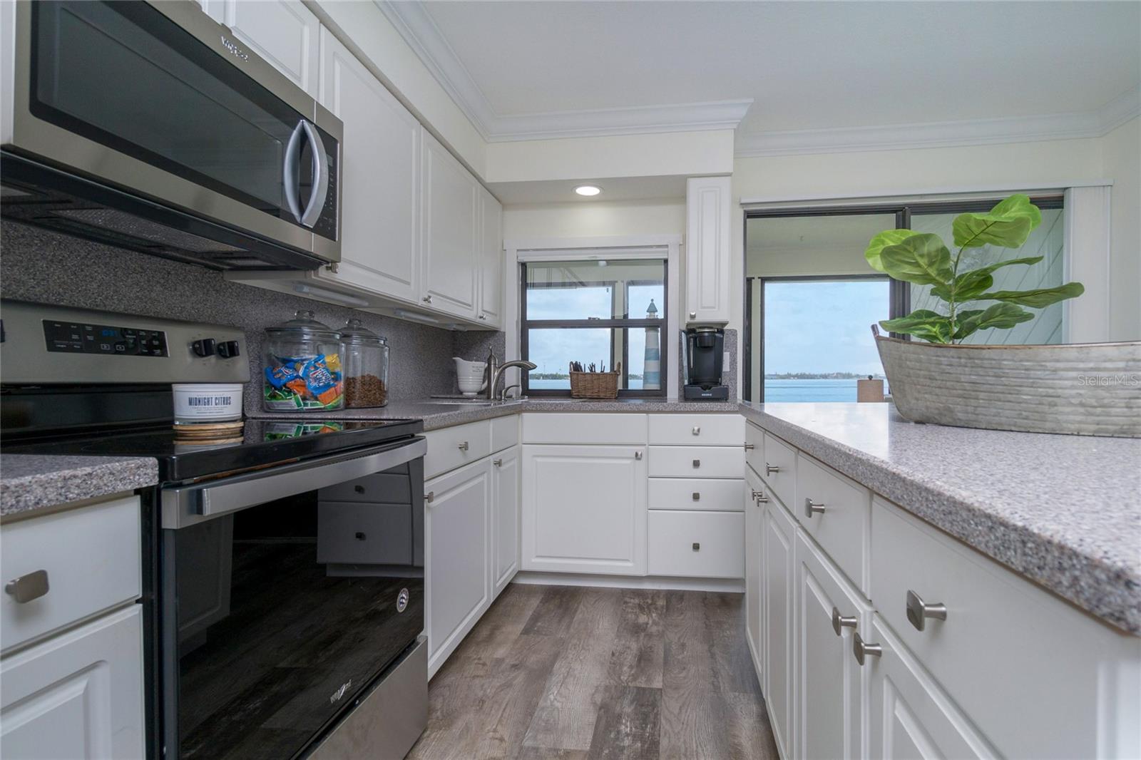 Image 38 of 52 For 5041 Beach Road 3a And 3b