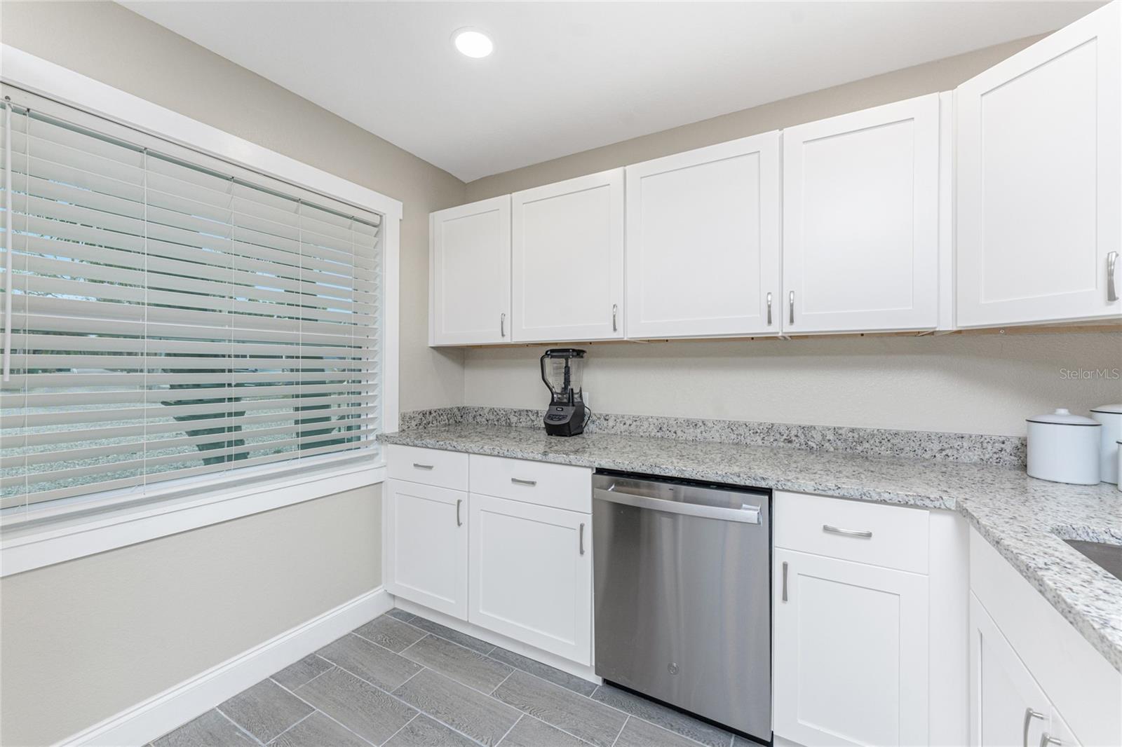 Image 6 of 52 For 5041 Beach Road 3a And 3b