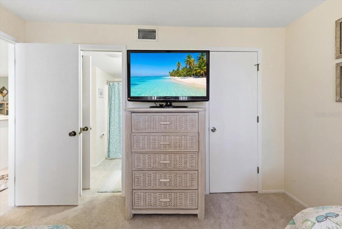 Image 20 of 33 For 6800 Placida Road 192