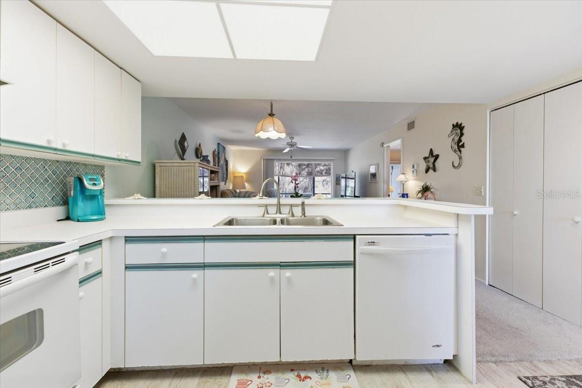 Image 6 of 33 For 6800 Placida Road 192