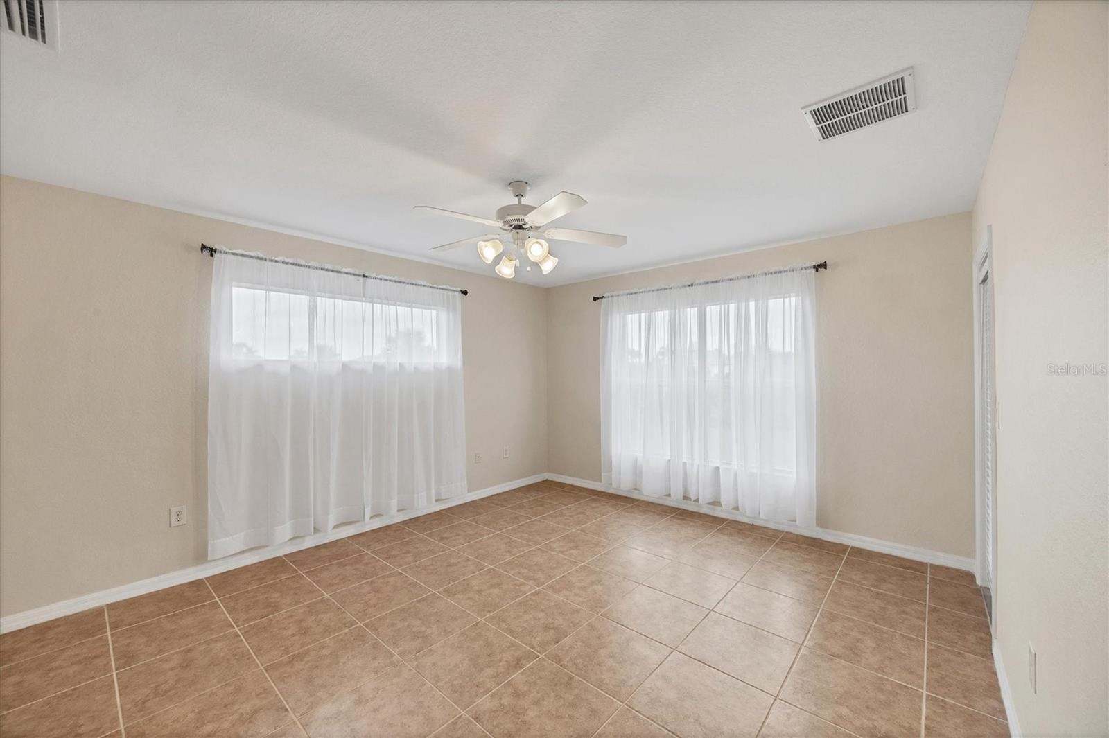 Image 15 of 57 For 13452 High Springs Avenue