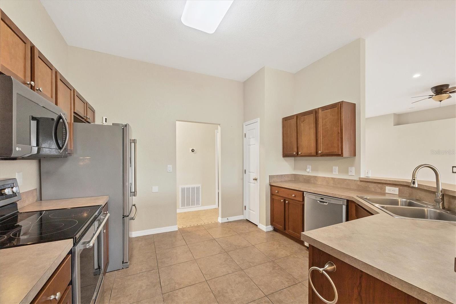 Image 7 of 57 For 13452 High Springs Avenue