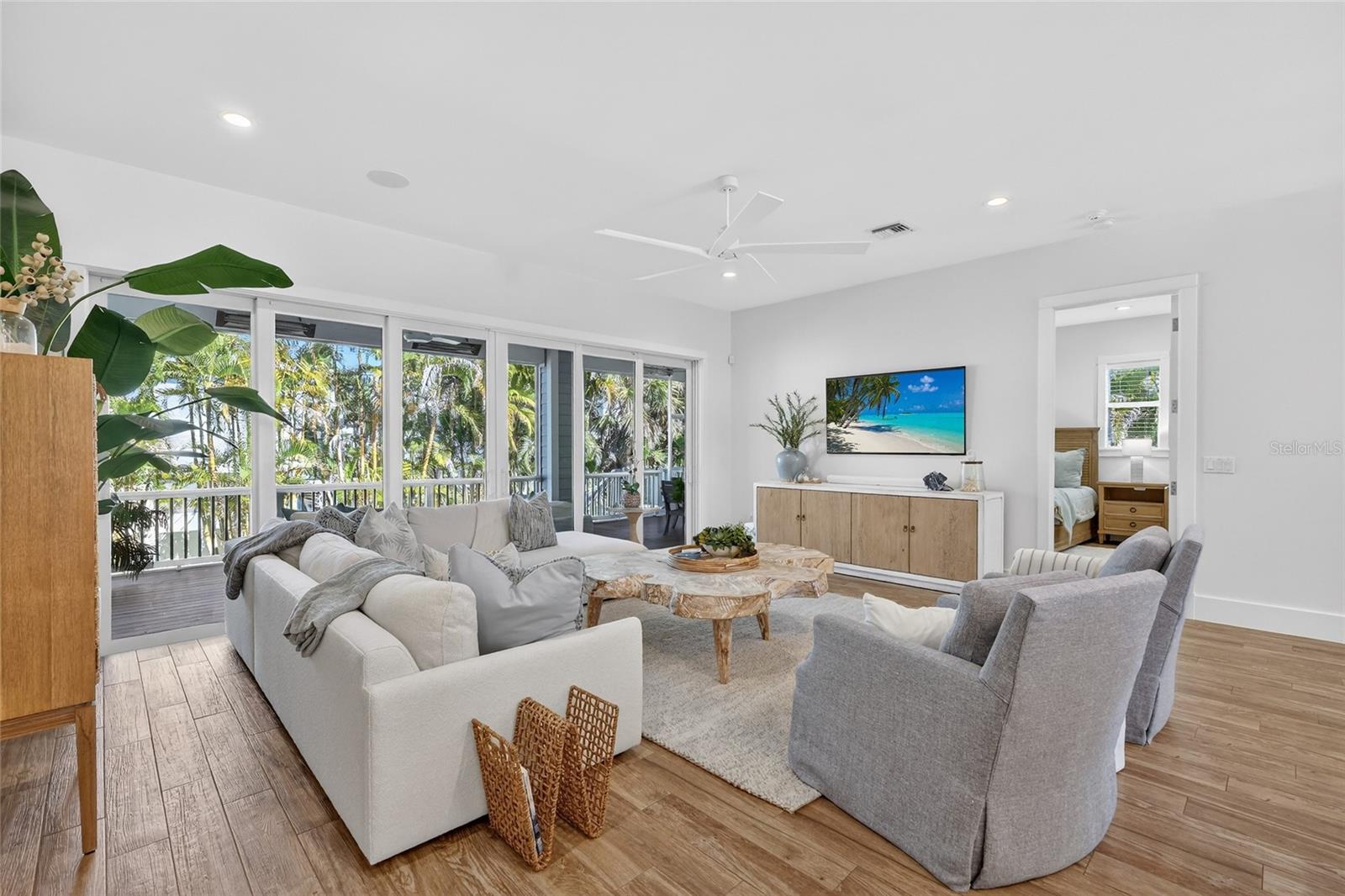 Image 11 of 44 For 261 Seabreeze Court