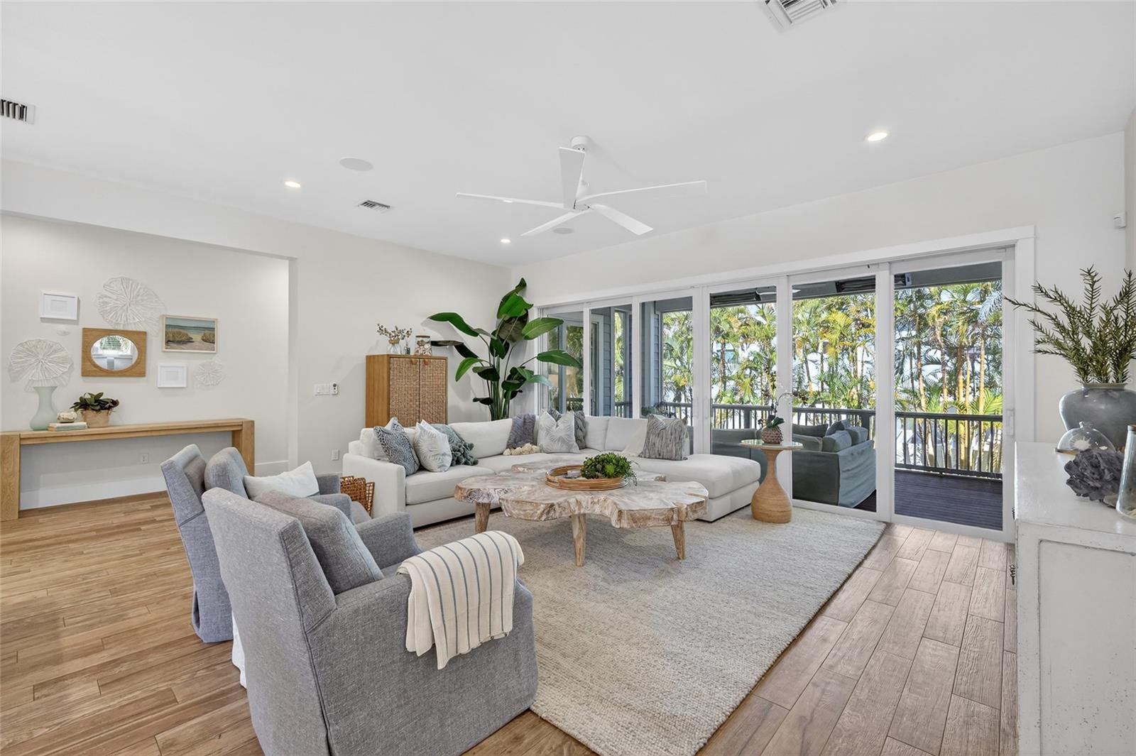 Image 12 of 44 For 261 Seabreeze Court