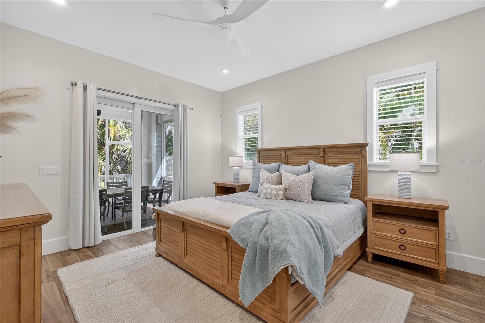 Image 14 of 44 For 261 Seabreeze Court