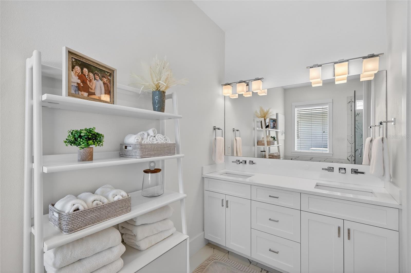 Image 17 of 44 For 261 Seabreeze Court