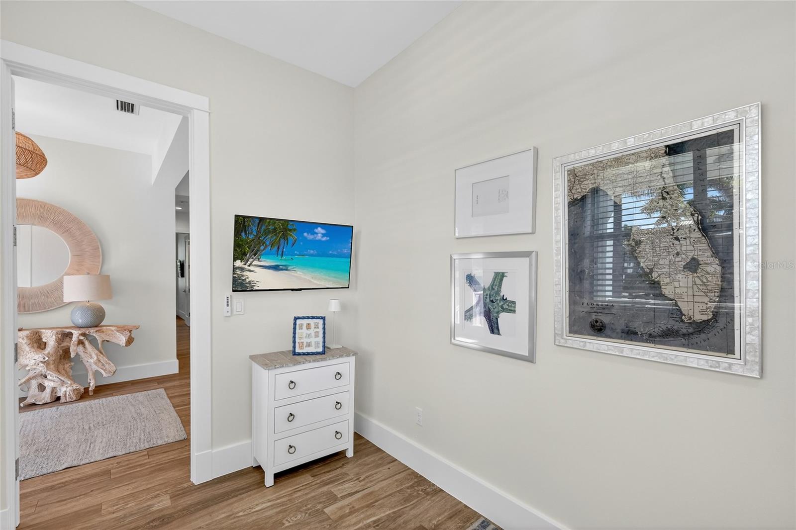 Image 20 of 44 For 261 Seabreeze Court