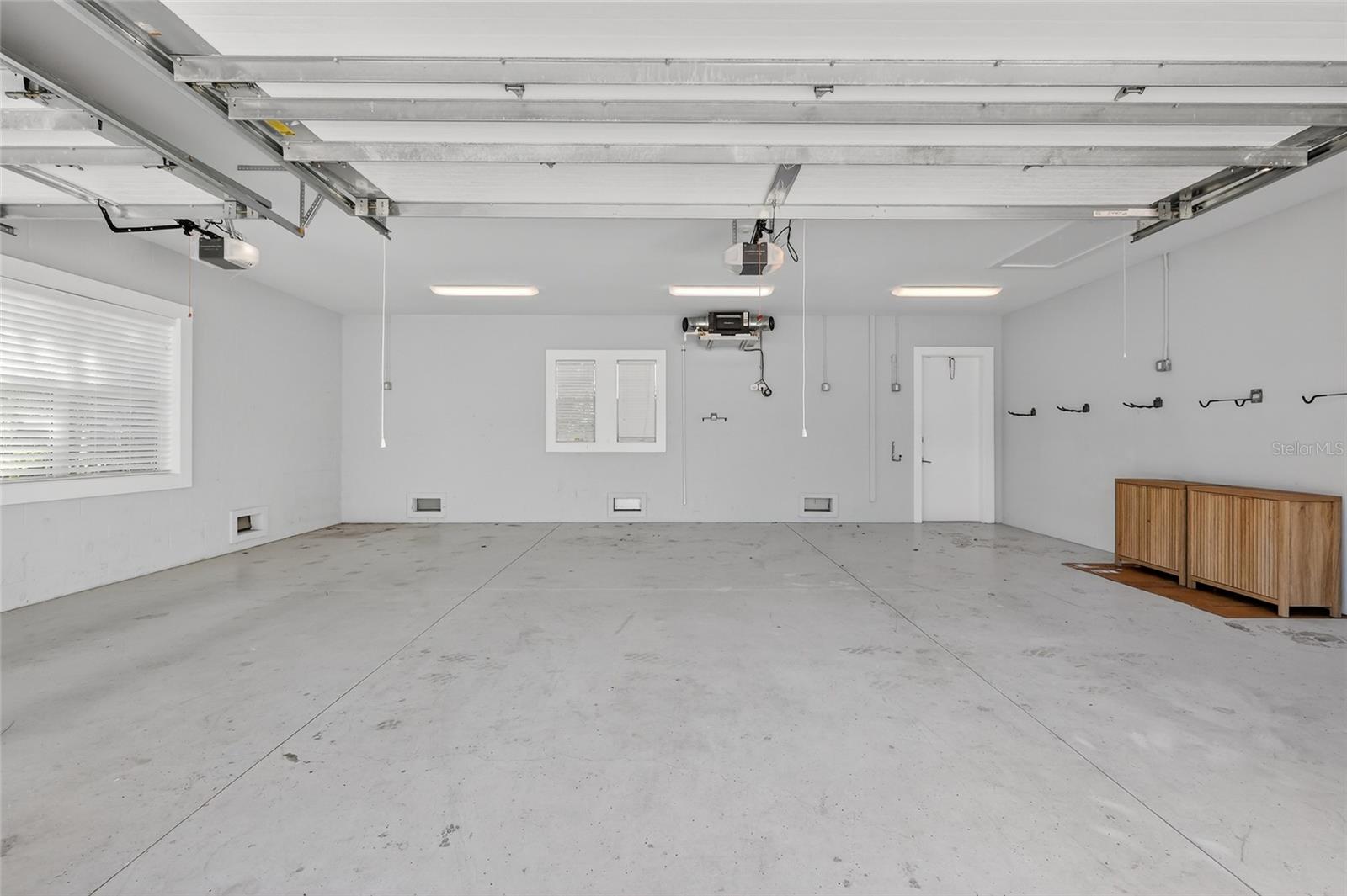 Image 39 of 44 For 261 Seabreeze Court