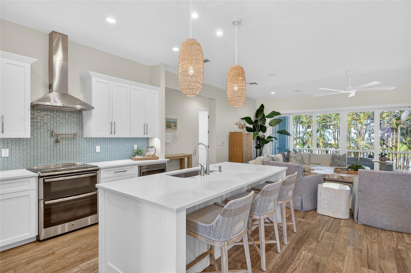 Image 7 of 44 For 261 Seabreeze Court