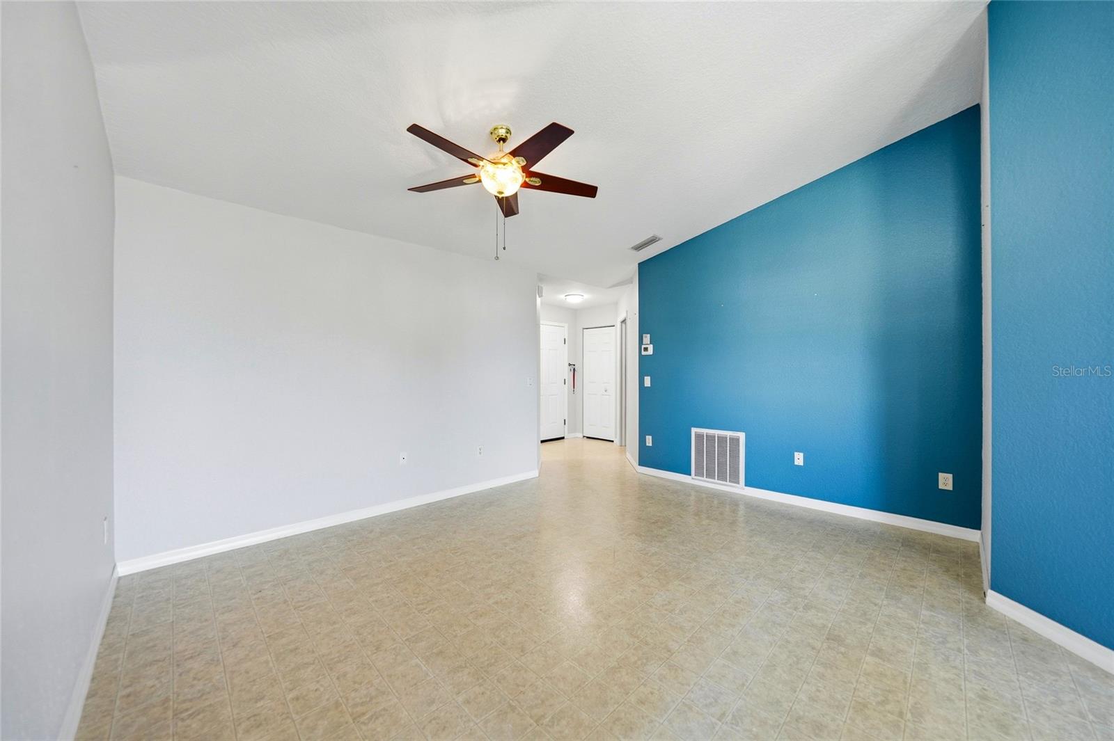 Image 7 of 51 For 5800 Sabal Trace Drive 1202