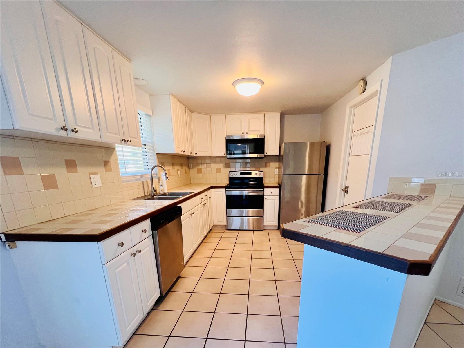 Image 12 of 25 For 402 Belvidere Road