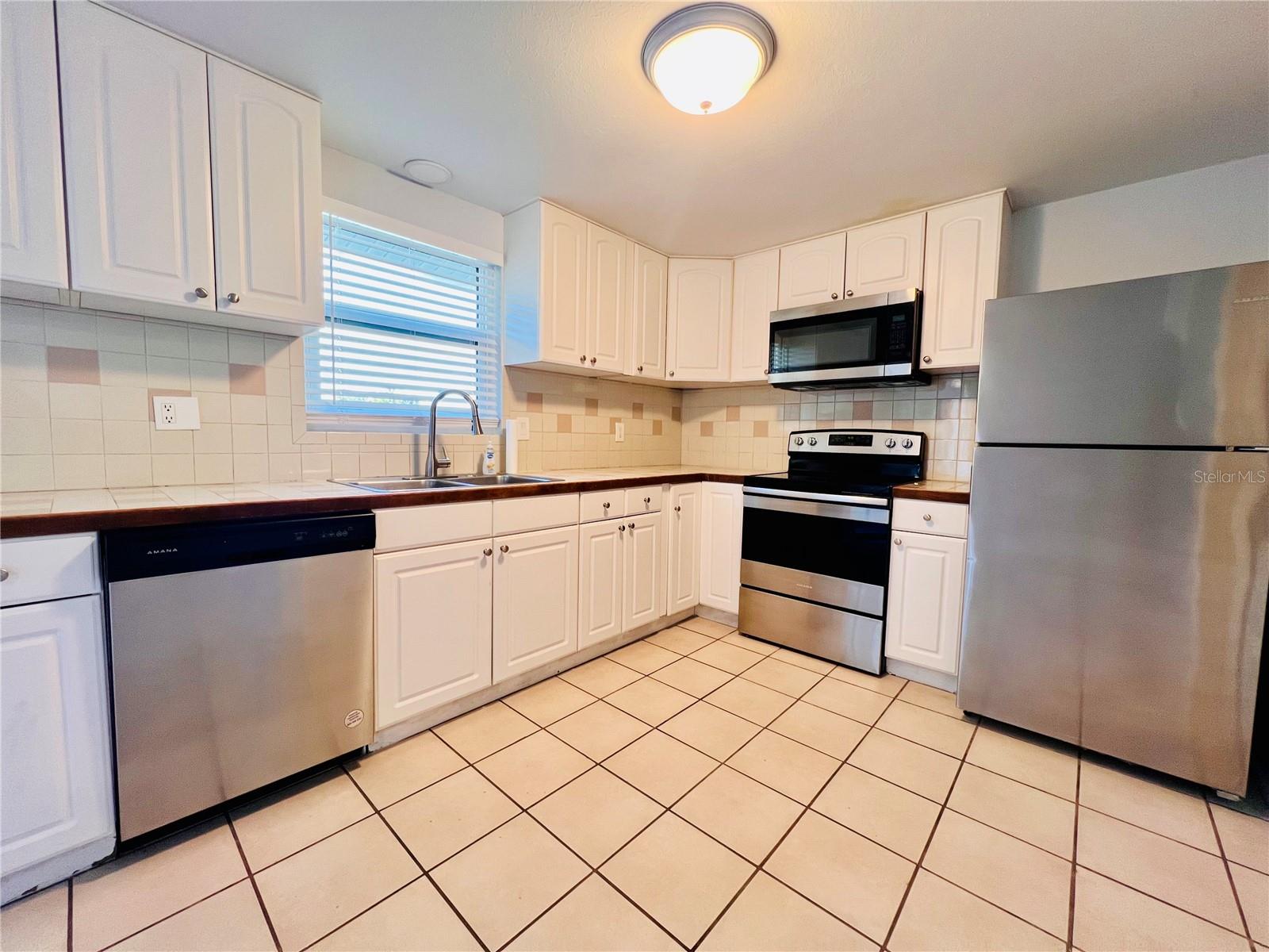 Image 13 of 25 For 402 Belvidere Road