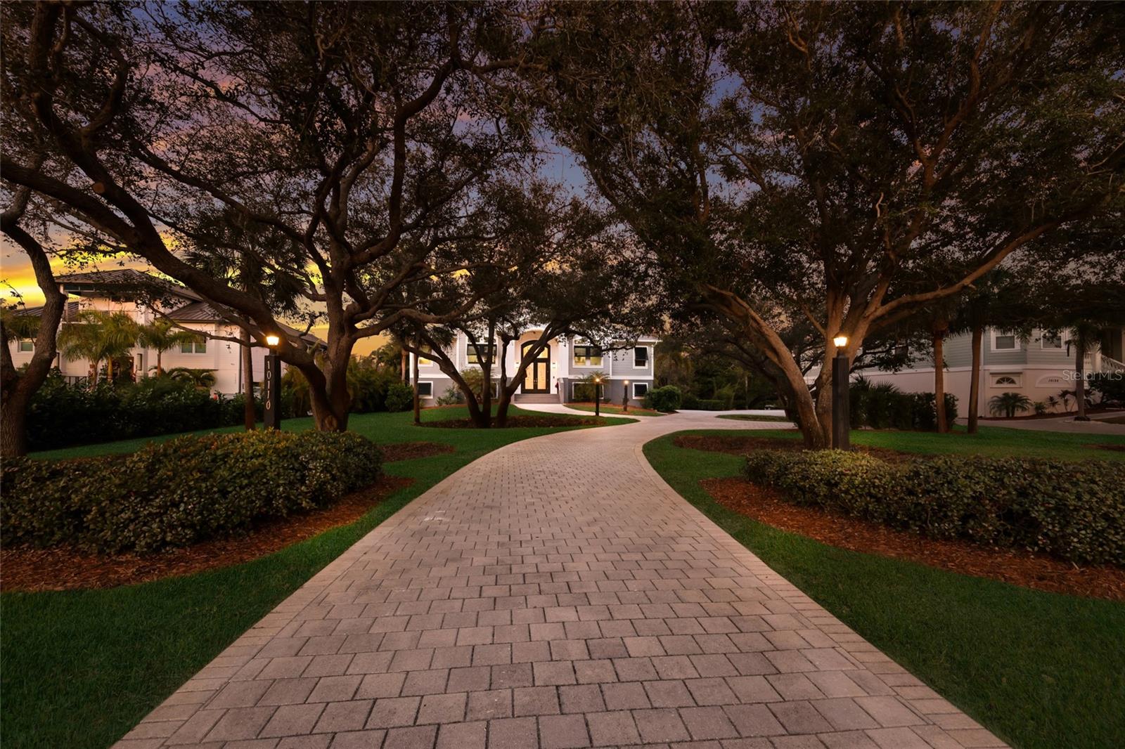 Image 10 of 95 For 10110 Creekside Drive