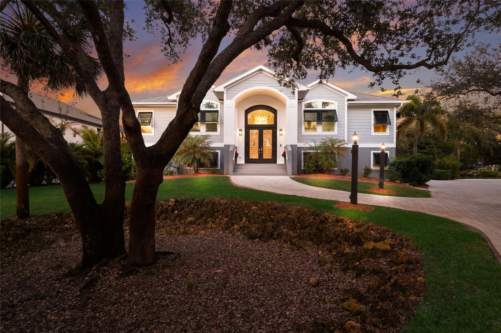 Image 11 of 95 For 10110 Creekside Drive