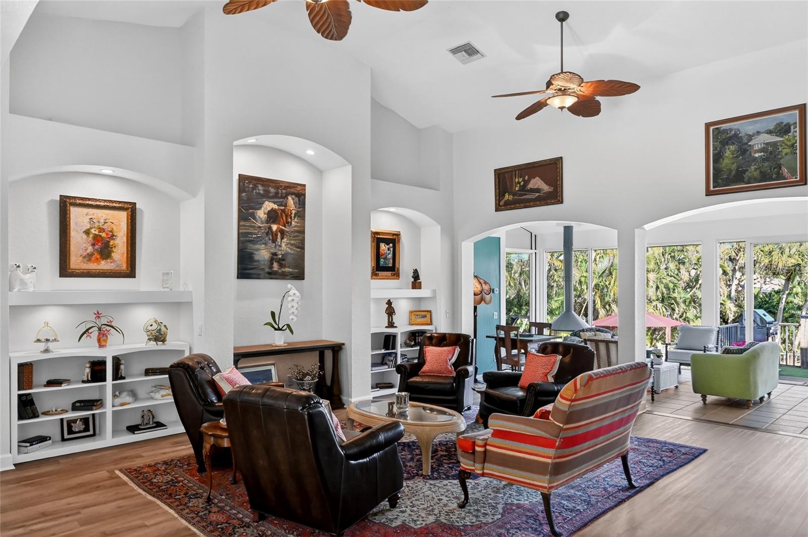 Image 15 of 95 For 10110 Creekside Drive