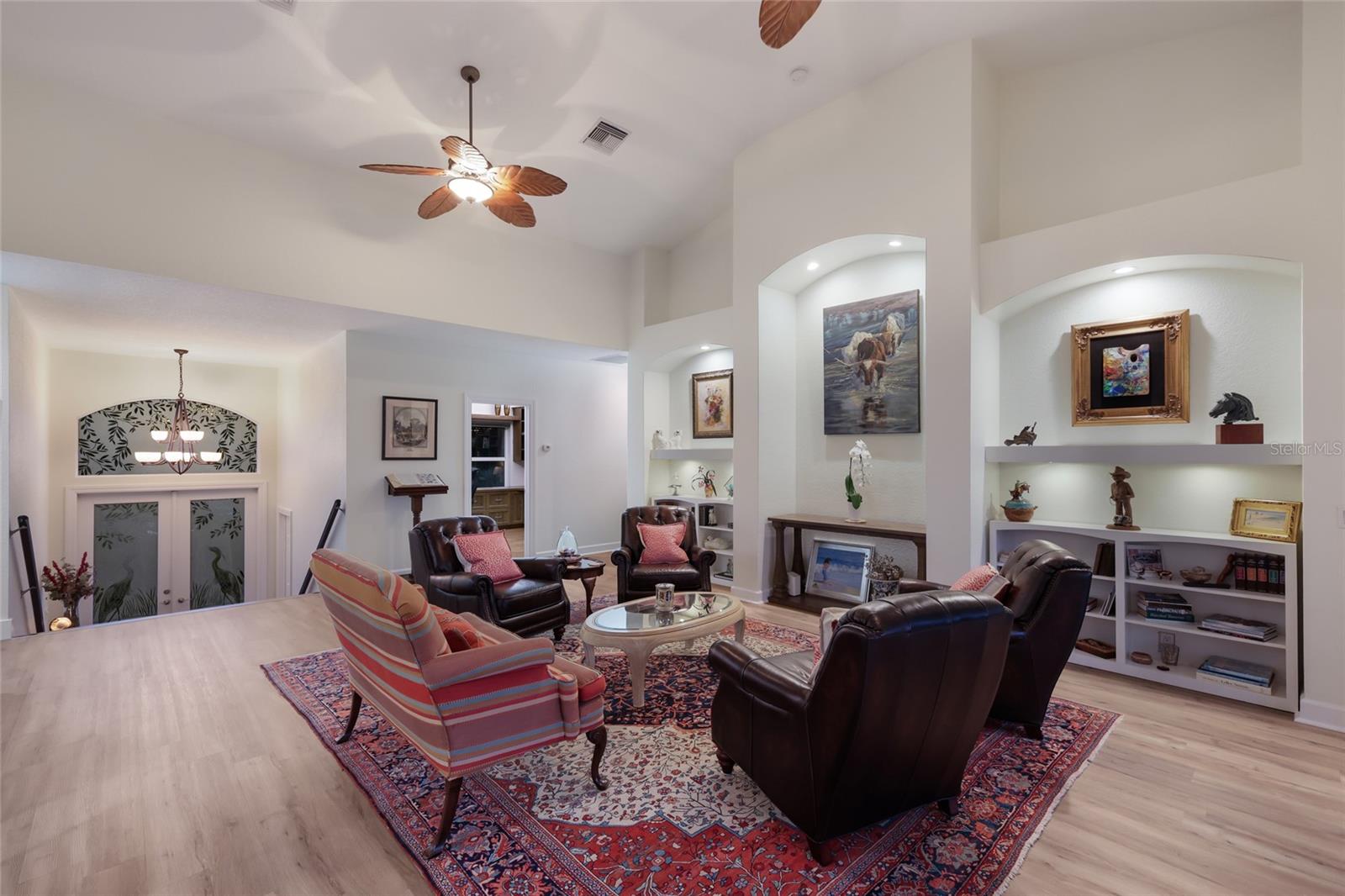 Image 16 of 95 For 10110 Creekside Drive