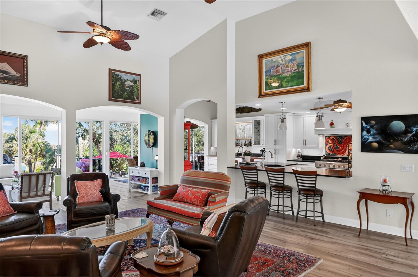 Image 18 of 95 For 10110 Creekside Drive