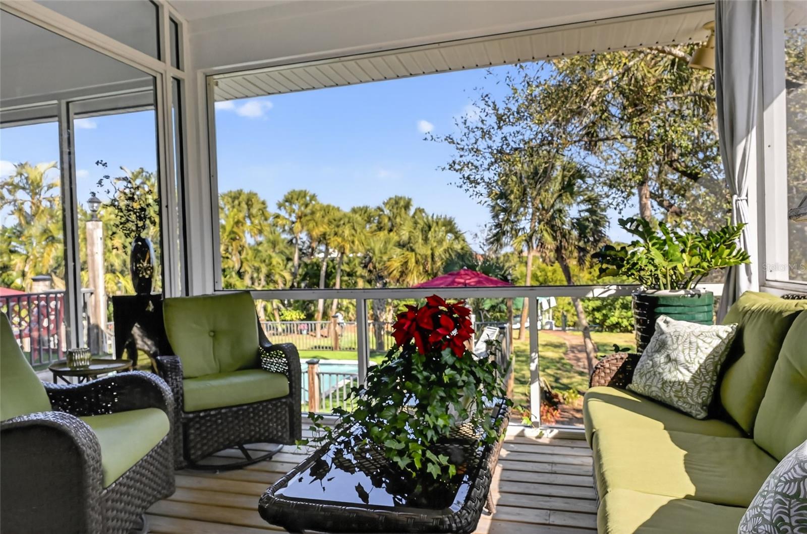 Image 27 of 95 For 10110 Creekside Drive