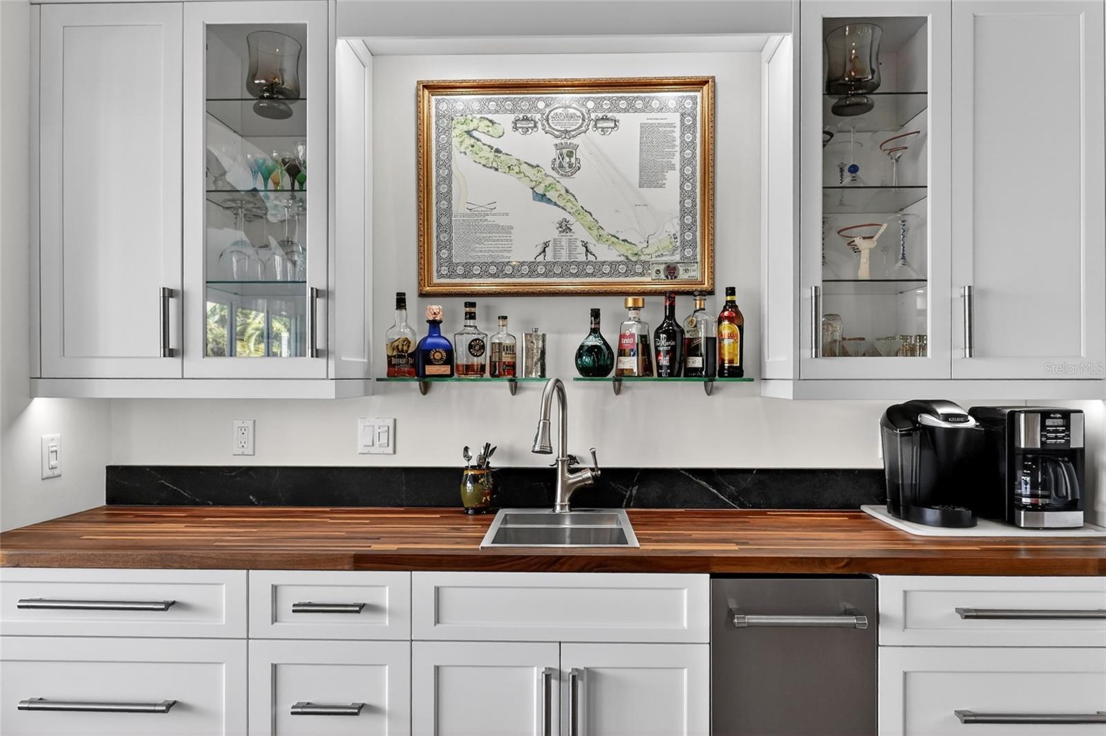 Image 28 of 95 For 10110 Creekside Drive