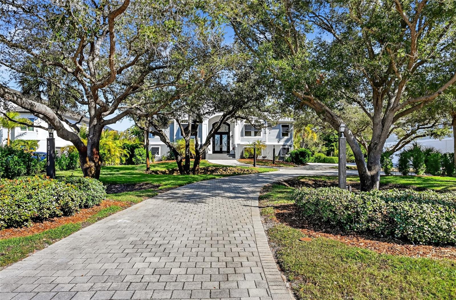 Image 3 of 95 For 10110 Creekside Drive