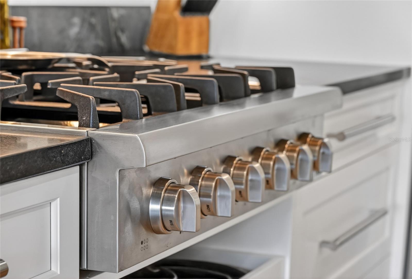 Image 35 of 95 For 10110 Creekside Drive