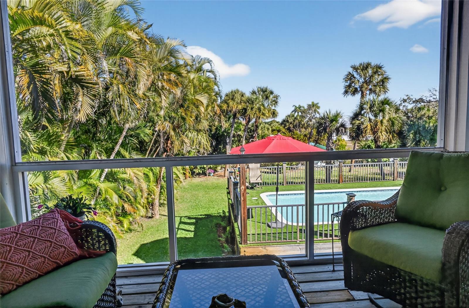 Image 37 of 95 For 10110 Creekside Drive