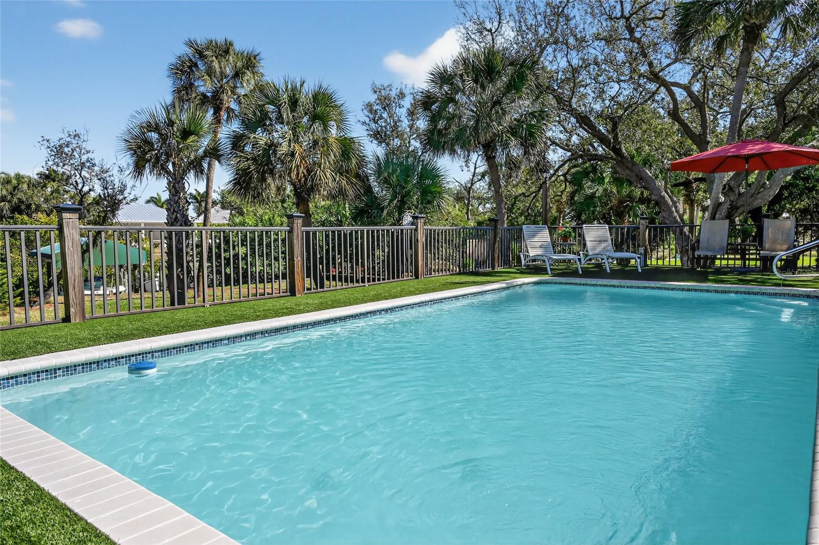 Image 43 of 95 For 10110 Creekside Drive