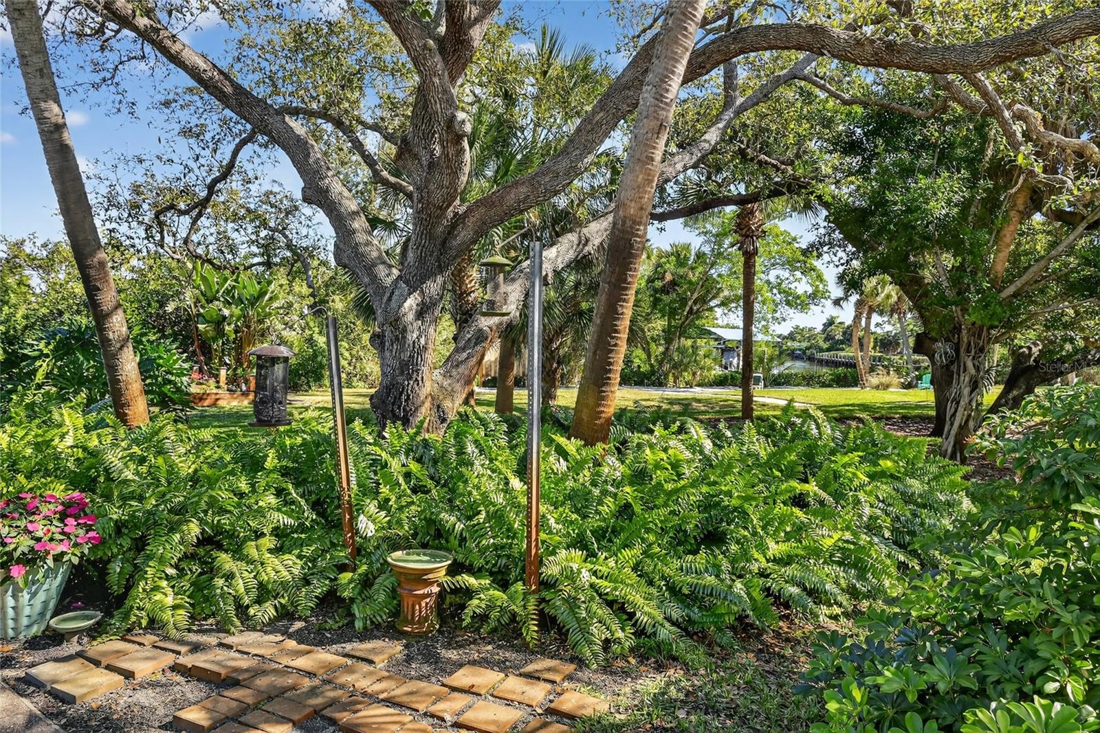 Image 44 of 95 For 10110 Creekside Drive