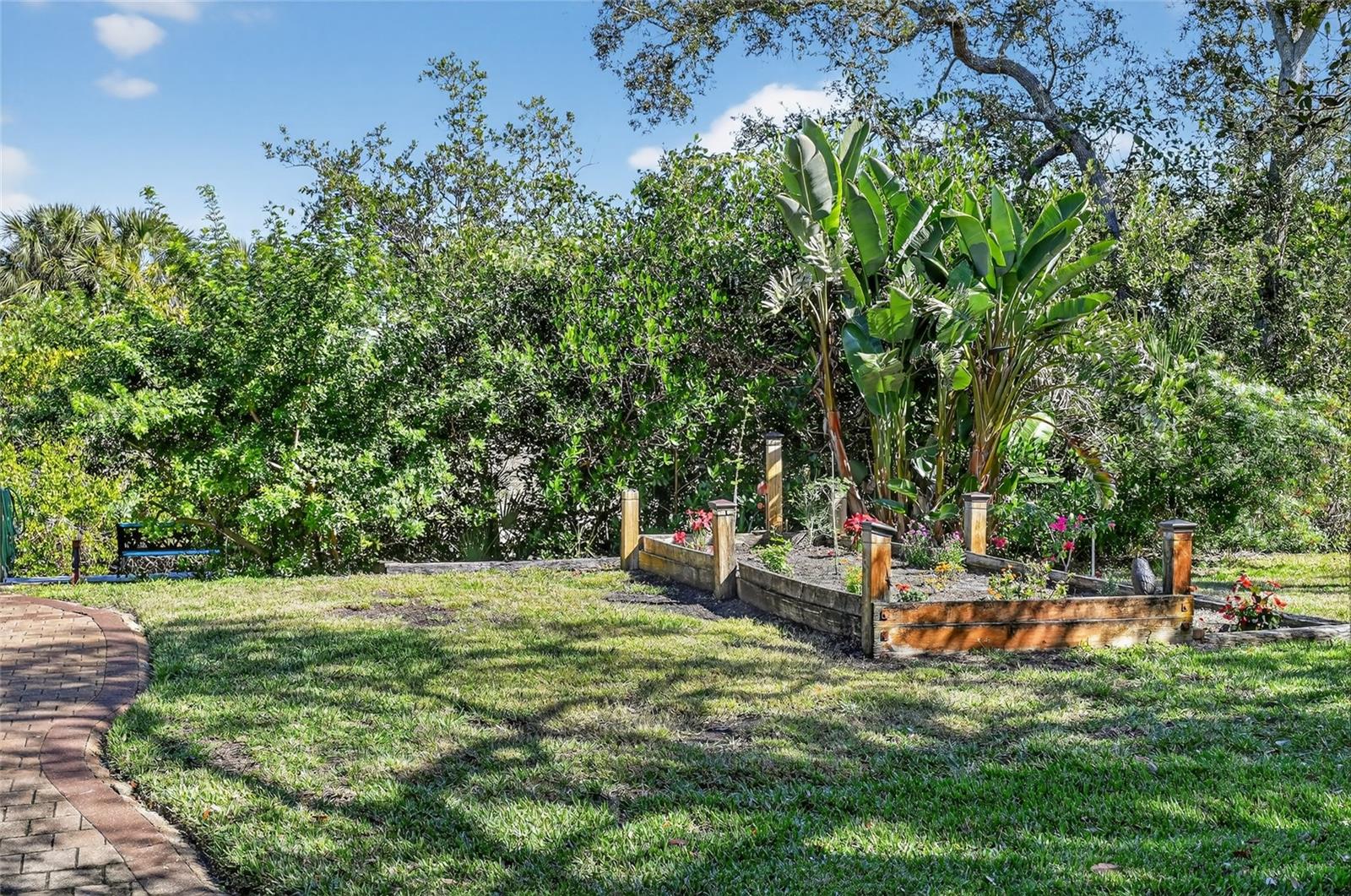 Image 46 of 95 For 10110 Creekside Drive