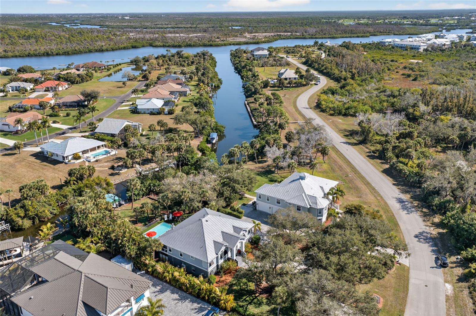 Image 5 of 95 For 10110 Creekside Drive