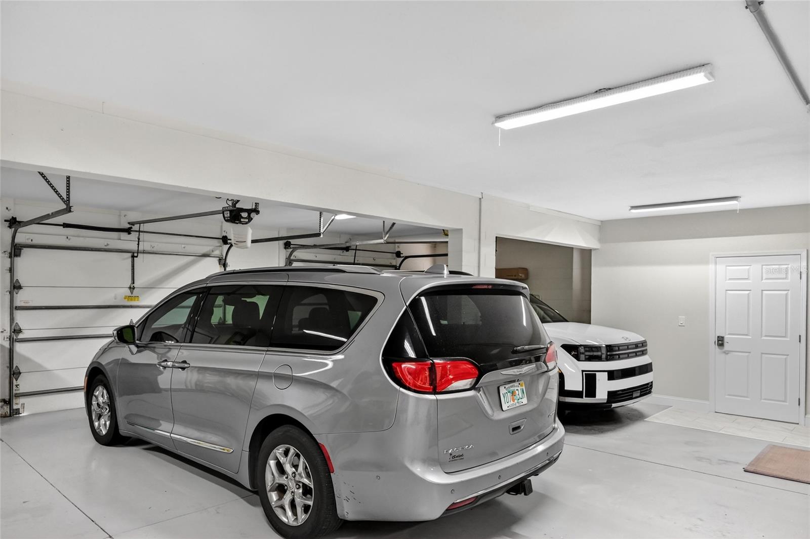 Image 50 of 95 For 10110 Creekside Drive