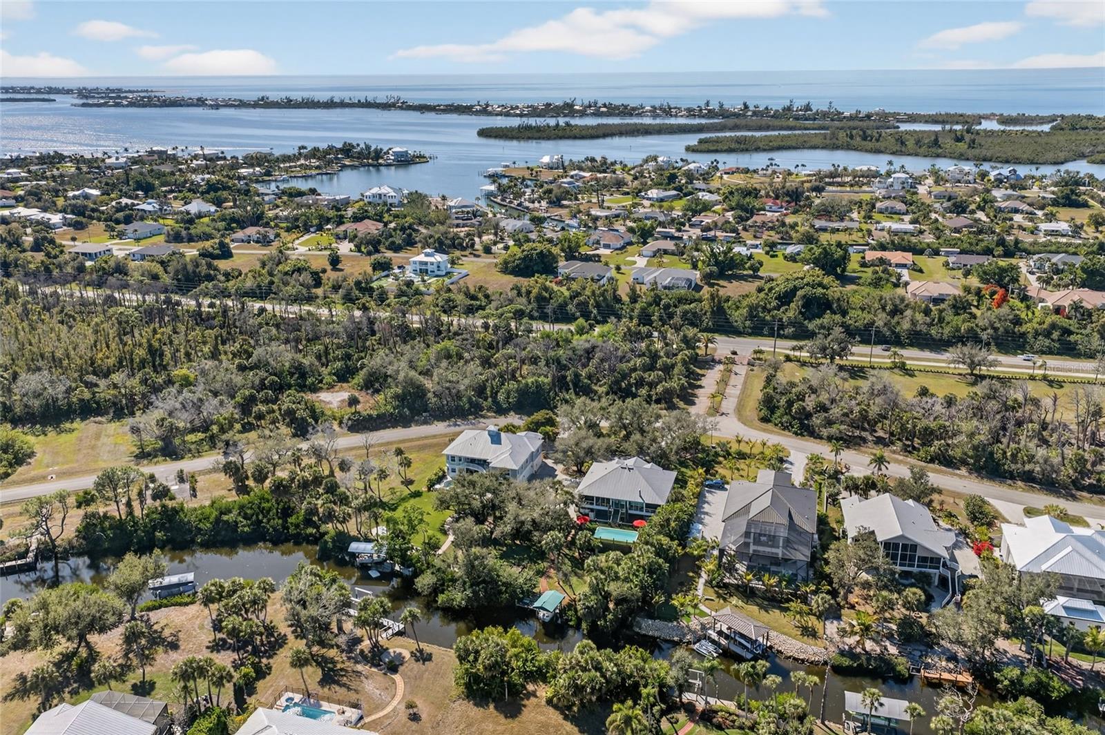 Image 52 of 95 For 10110 Creekside Drive