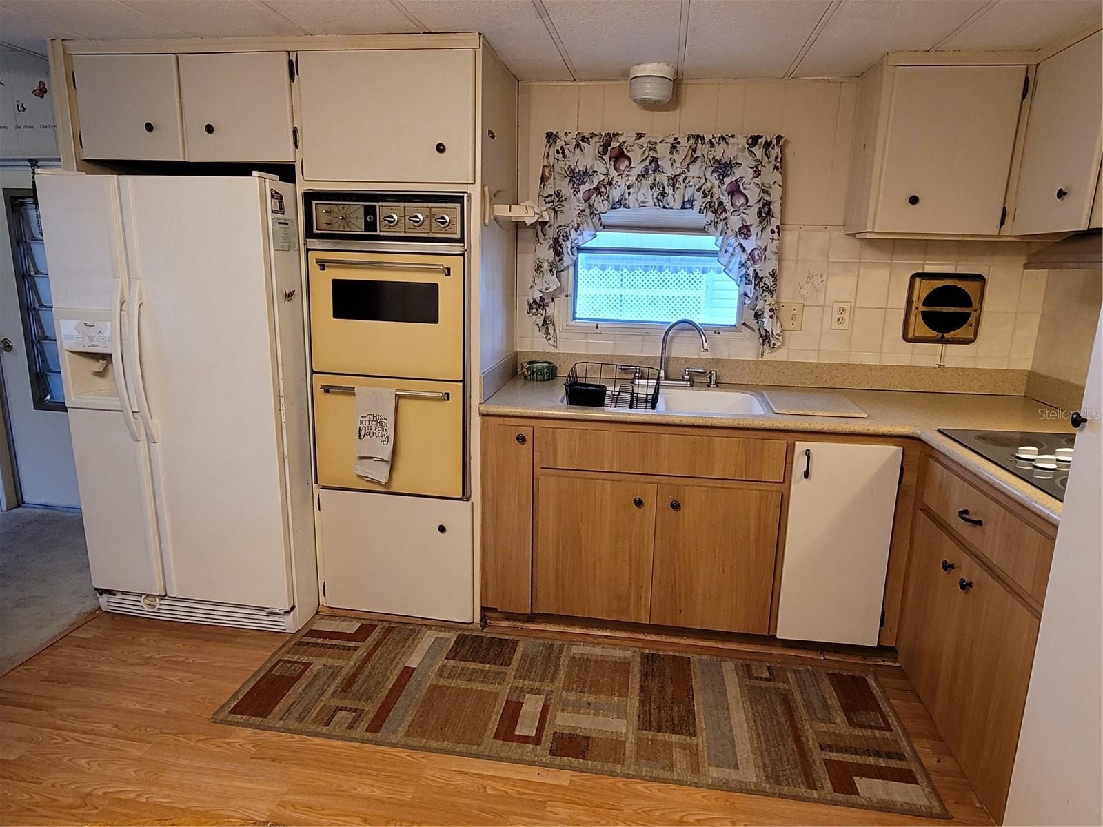 Image 3 of 20 For 1300 Seahorse Lane