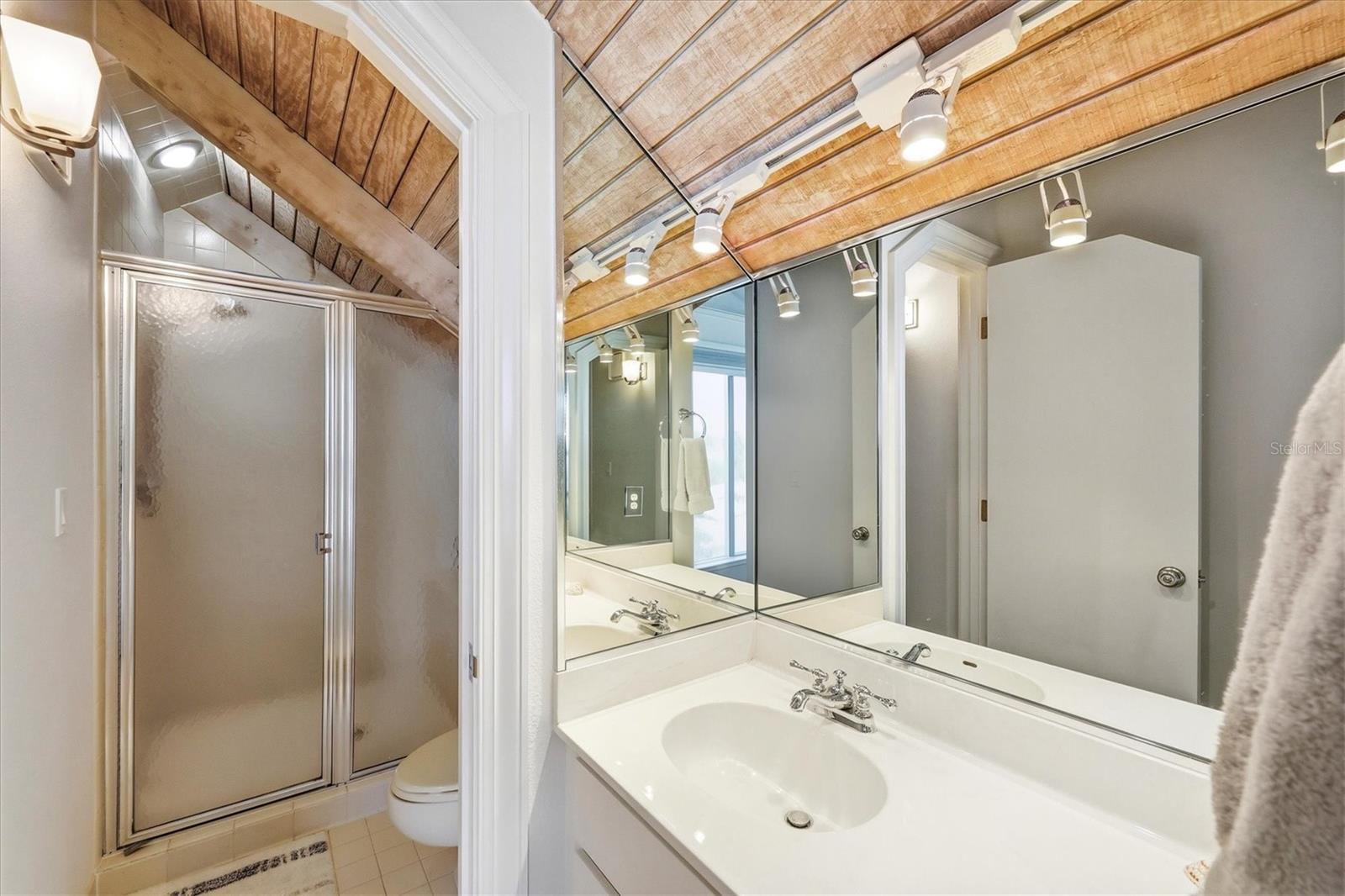 Image 24 of 47 For 5000 Gasparilla Road 16