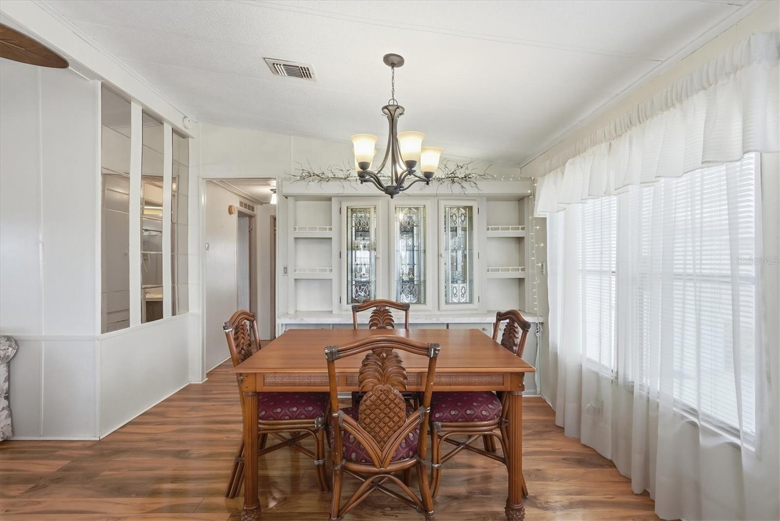 Image 10 of 62 For 605 Iglesia Drive