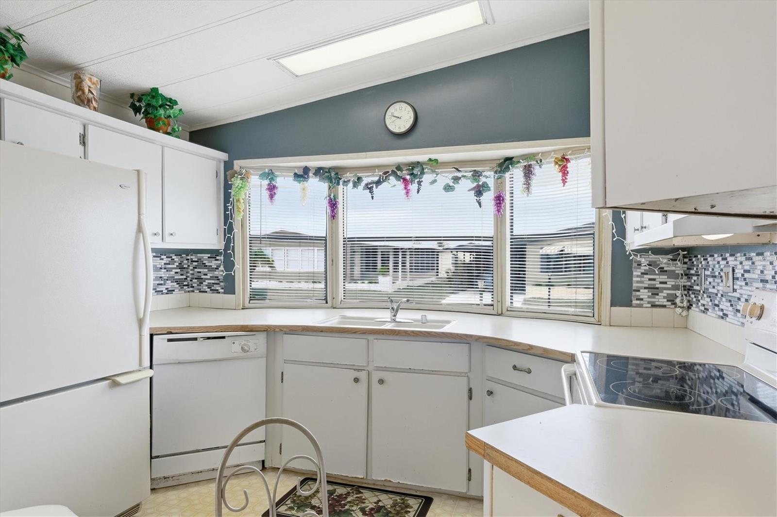 Image 15 of 62 For 605 Iglesia Drive