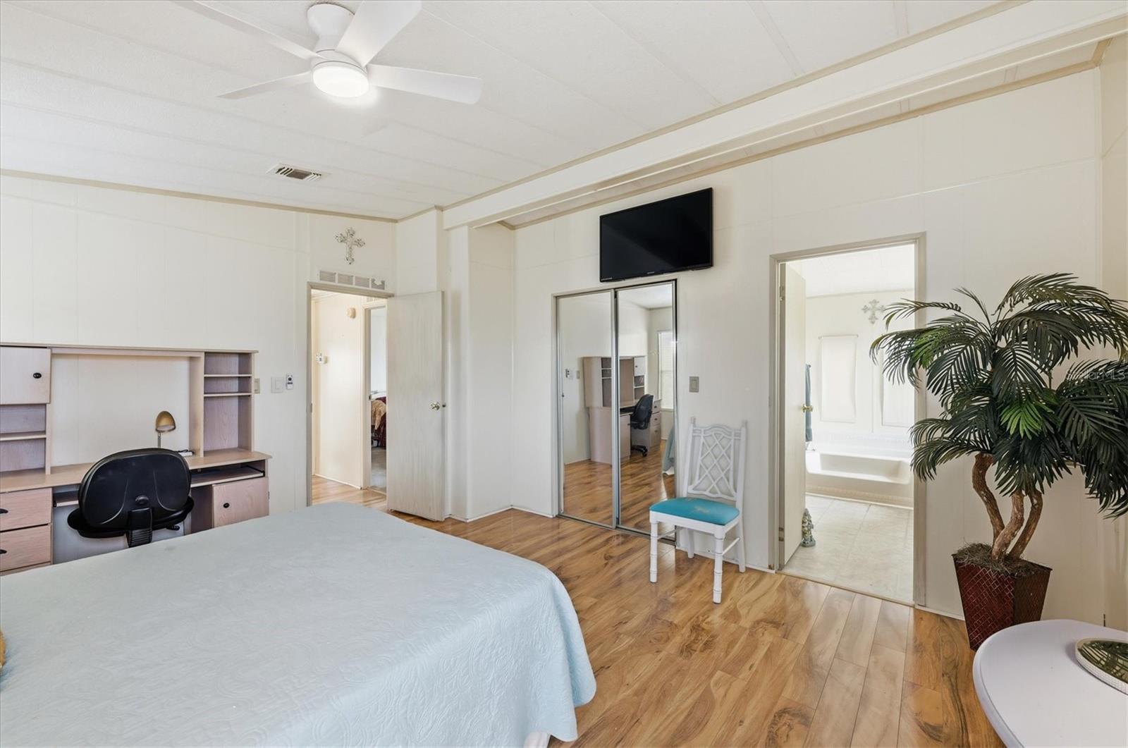 Image 19 of 62 For 605 Iglesia Drive