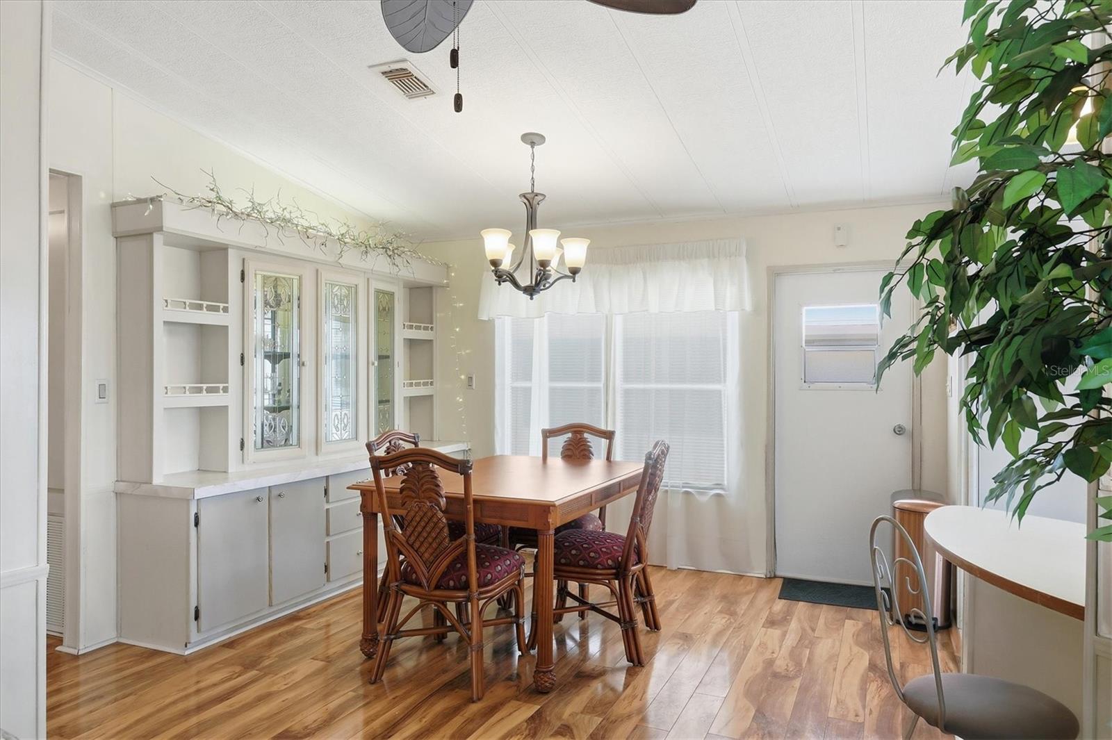 Image 9 of 62 For 605 Iglesia Drive