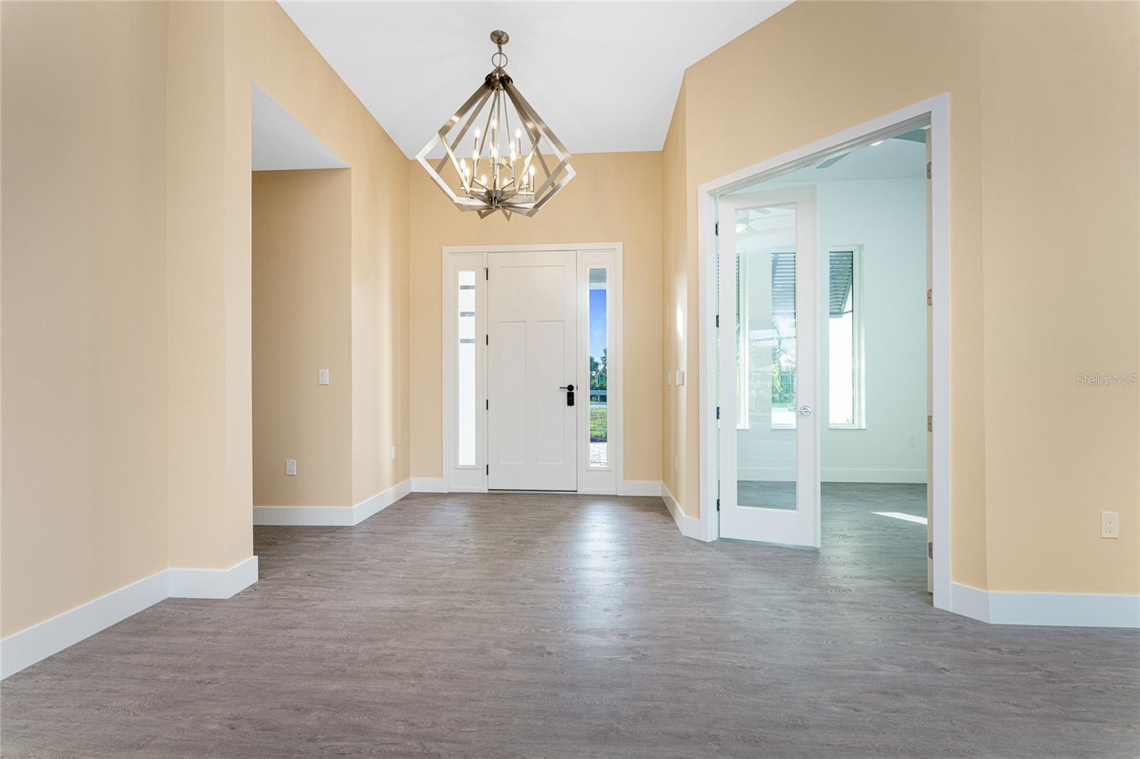 Image 10 of 76 For 855 Rotonda Circle