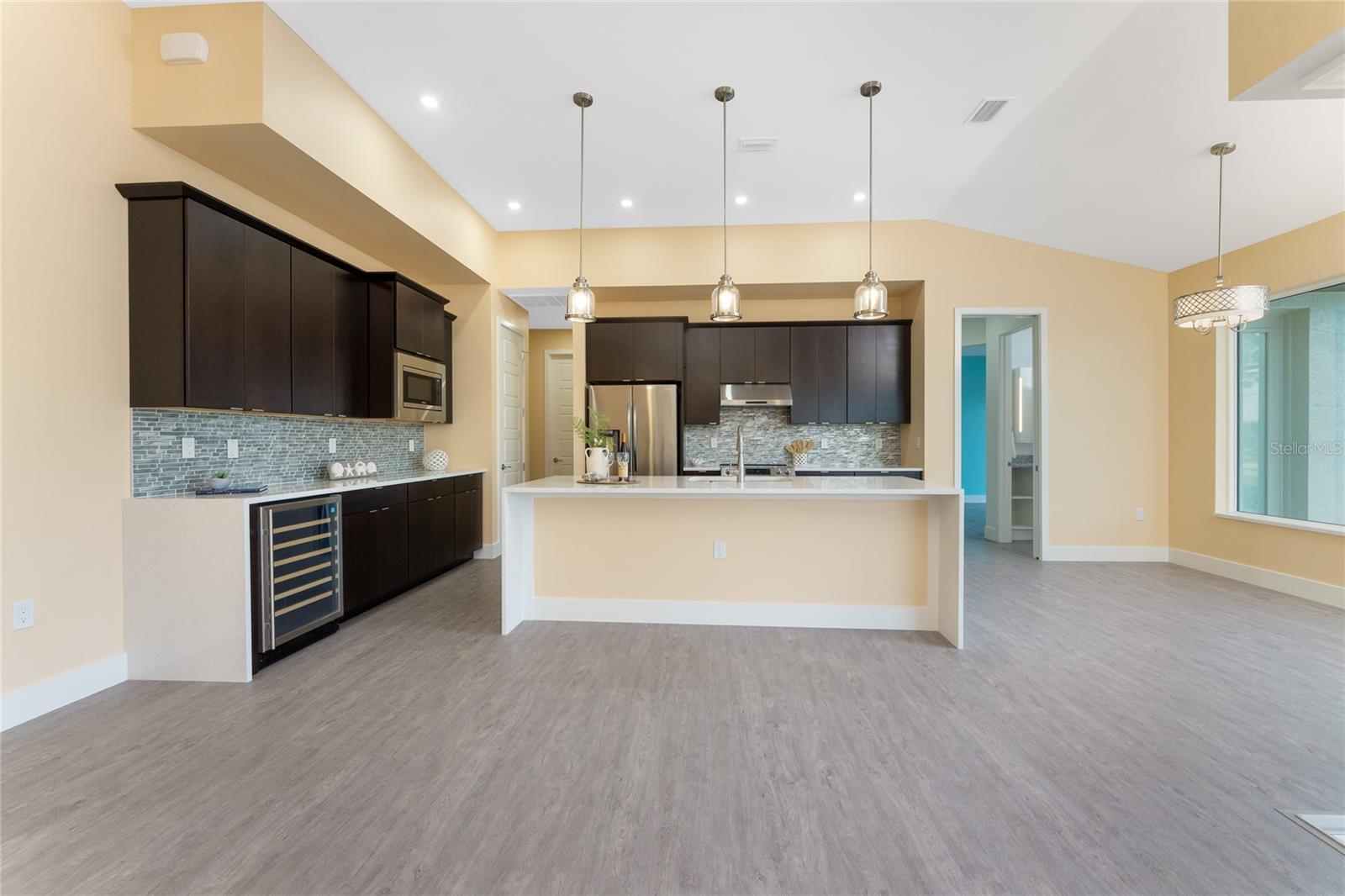 Image 14 of 76 For 855 Rotonda Circle