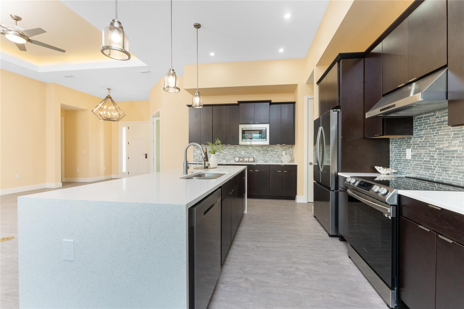 Image 16 of 76 For 855 Rotonda Circle