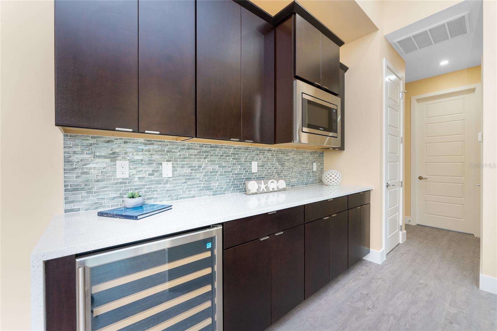 Image 19 of 76 For 855 Rotonda Circle