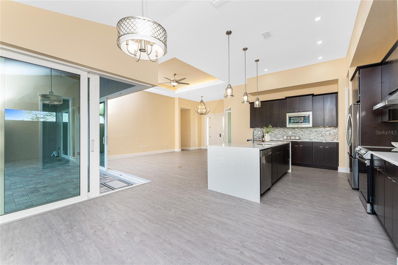 Image 24 of 76 For 855 Rotonda Circle