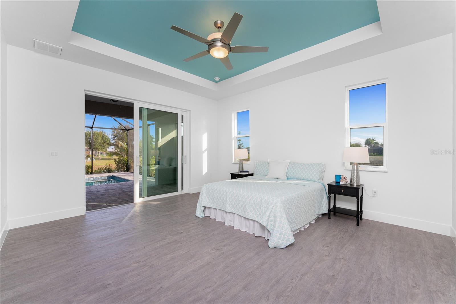 Image 25 of 76 For 855 Rotonda Circle