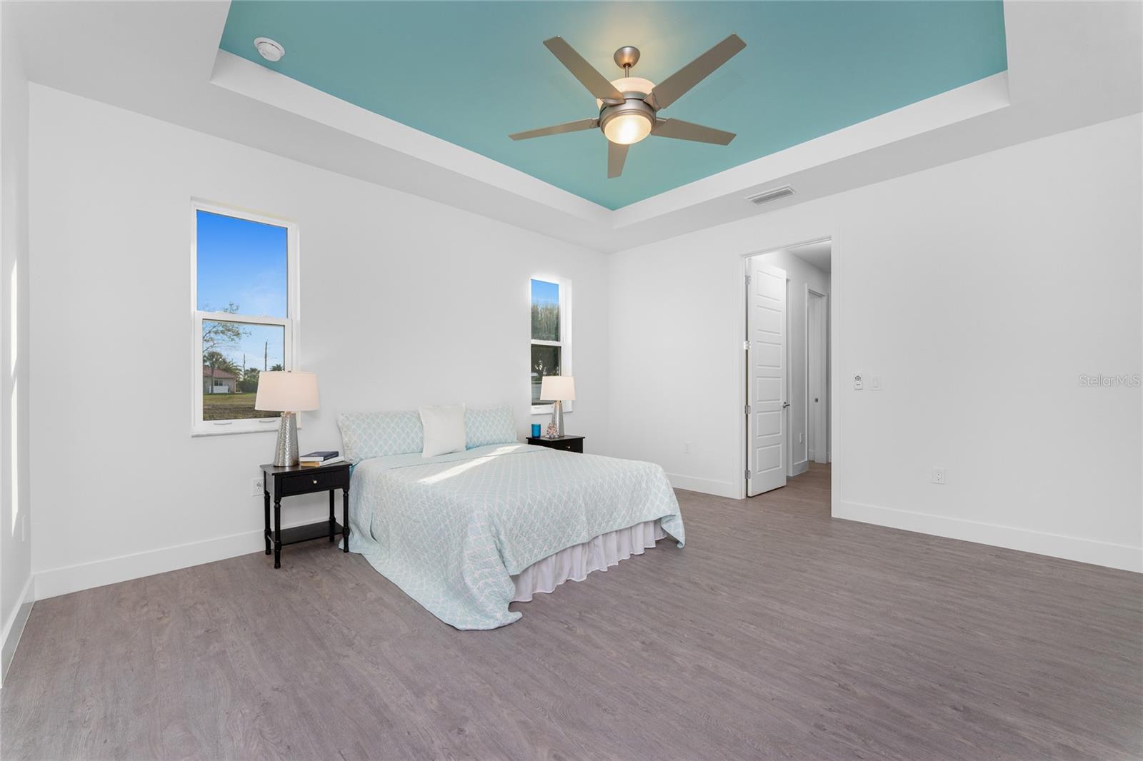 Image 27 of 76 For 855 Rotonda Circle